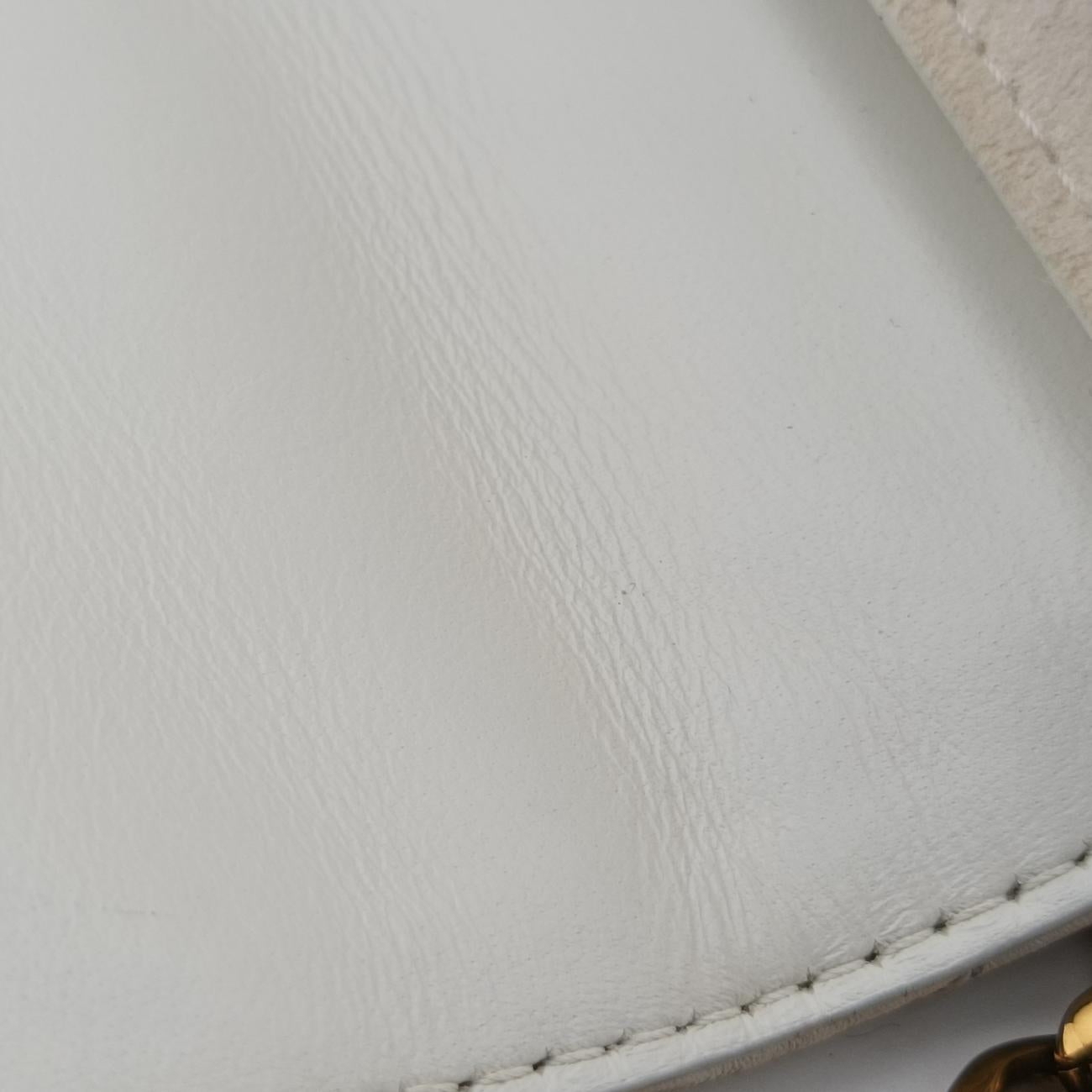 New Wave Multi-PochetteSNOWLeatherＭ56466FN4210ミュルティ ポシェットスノーレザーＭ56466FN4210