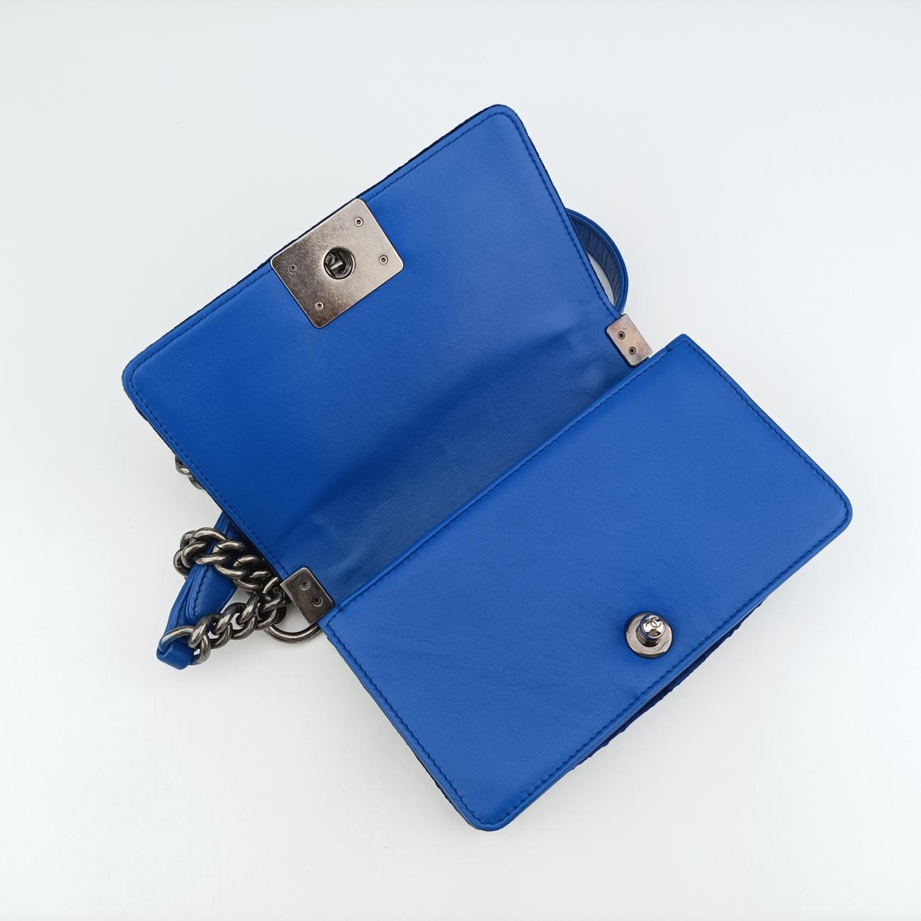 BOY CHANELBluevelourA6741617333798ボーイシャネルブルーベロアA6741617333798
