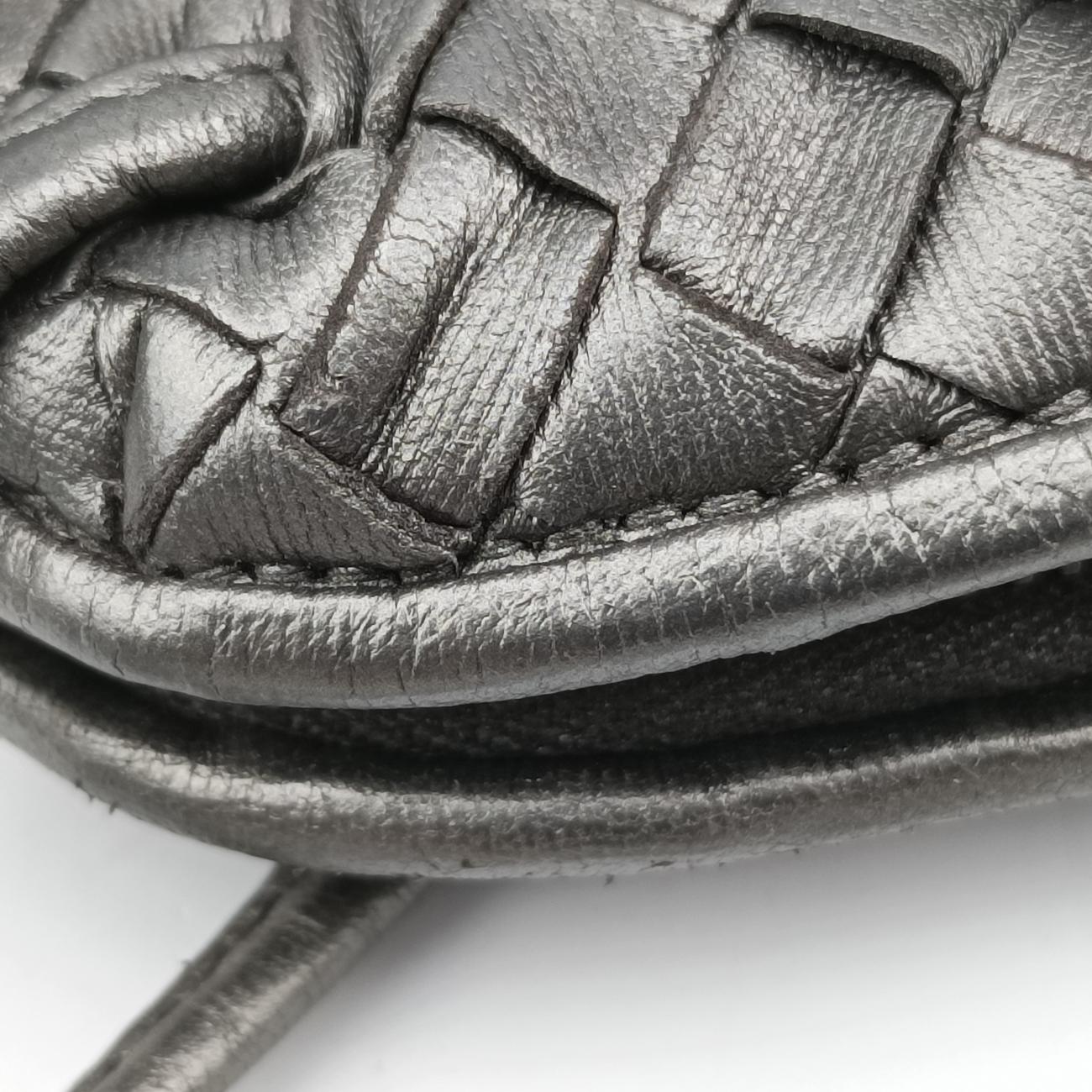 NODINI IntrecciatoSilverlambskinB04619146Rノディーニ イントレチャートシルバーラムスキンB04619146R