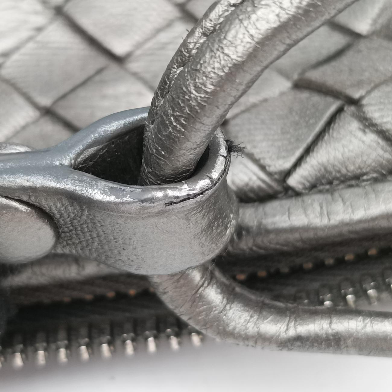NODINI IntrecciatoSilverlambskinB04619146Rノディーニ イントレチャートシルバーラムスキンB04619146R