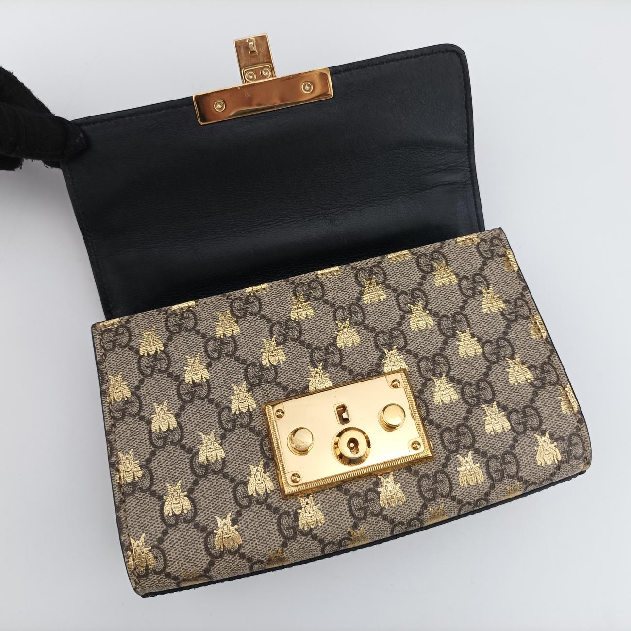 PadlockBeige x GoldenPVC coated canvas409487G029807862パドロックベージュ×ゴールドPVCコーティングキャンバス409487G029807862