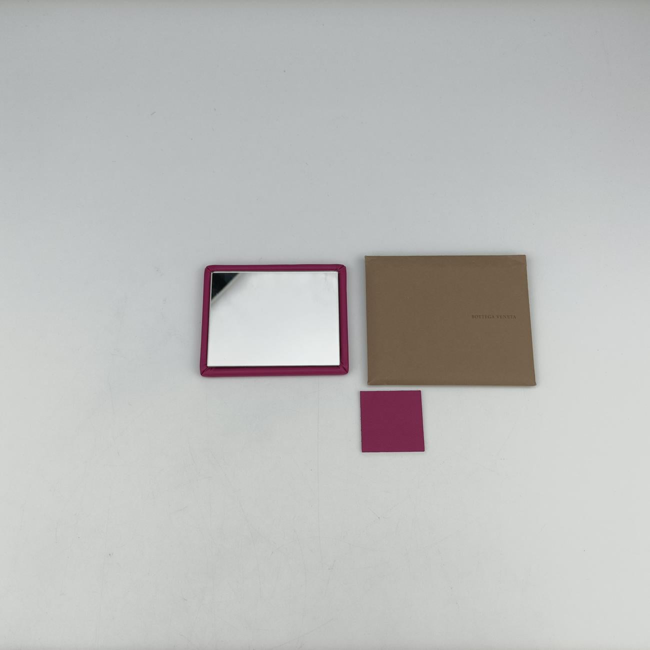 IntrecciatoPinklambskin115654 V0016 6262 EPEV 2011 1884 Aイントレチャートピンクラムスキン115654 V0016 6262 EPEV 2011 1884 A