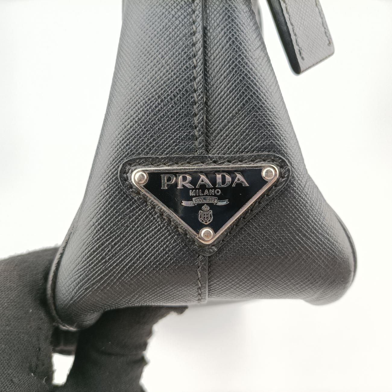 business bag briefcaseBlackSAFFIANO Leather2VE36325ビジネスバッグ ブリーフケースブラックサフィアーノレザー2VE36325