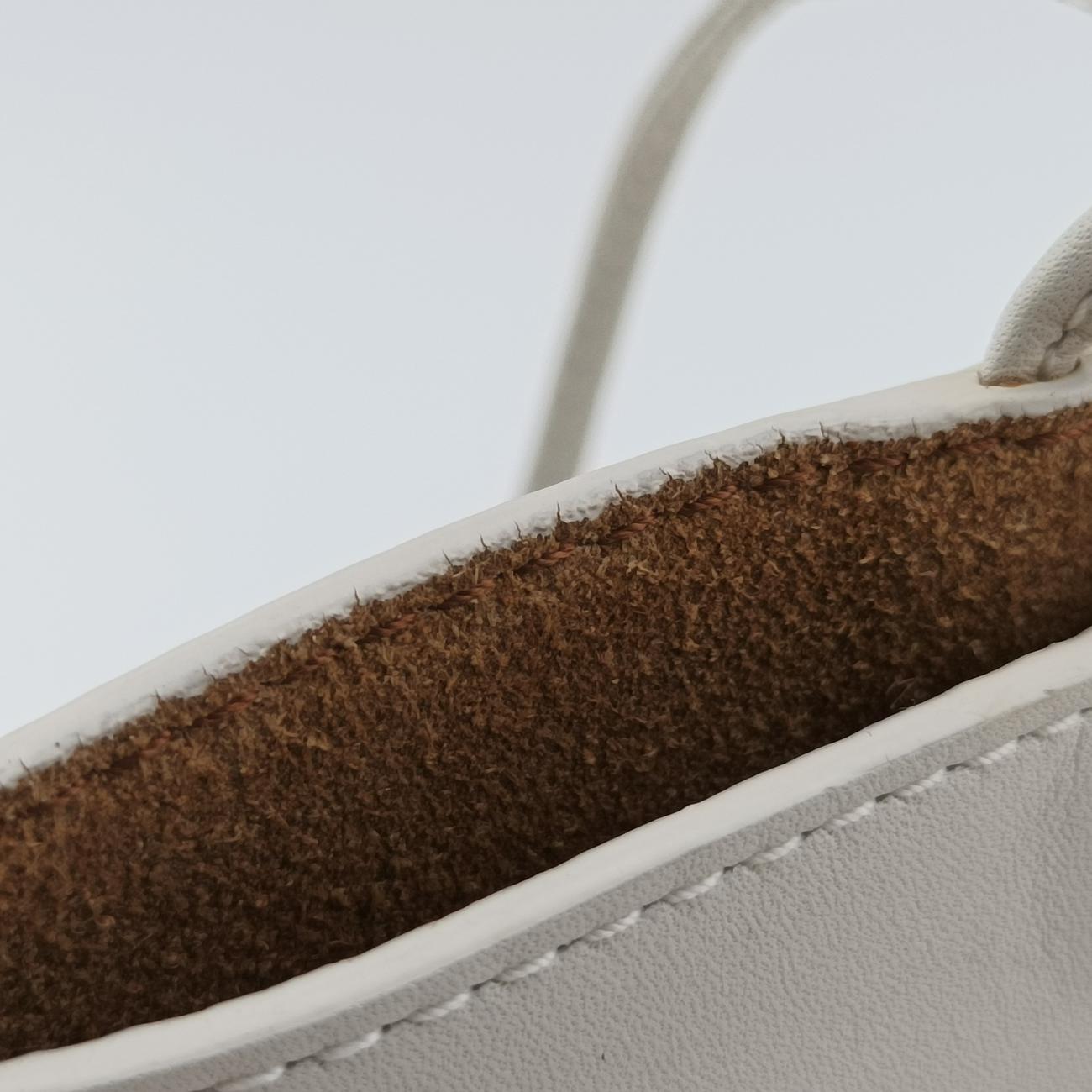 Small basketWhiteLeatherICチップスモール バスケットホワイトレザーICチップ