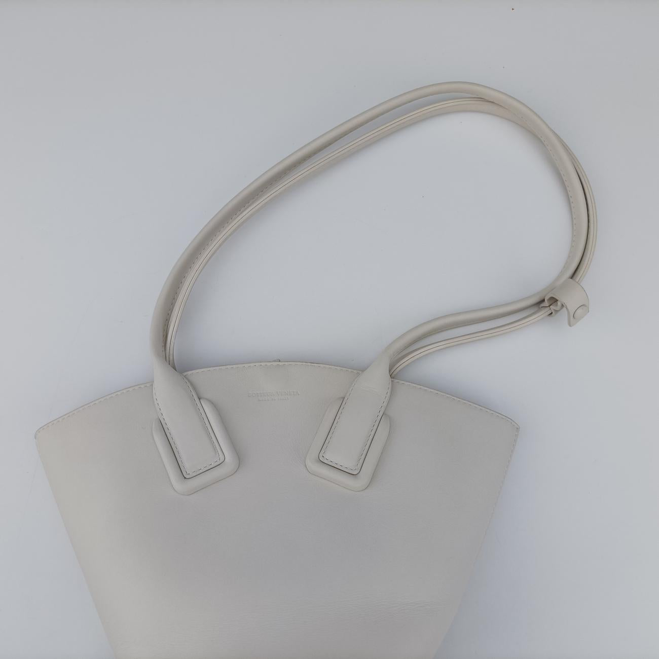 Small basketWhiteLeatherICチップスモール バスケットホワイトレザーICチップ