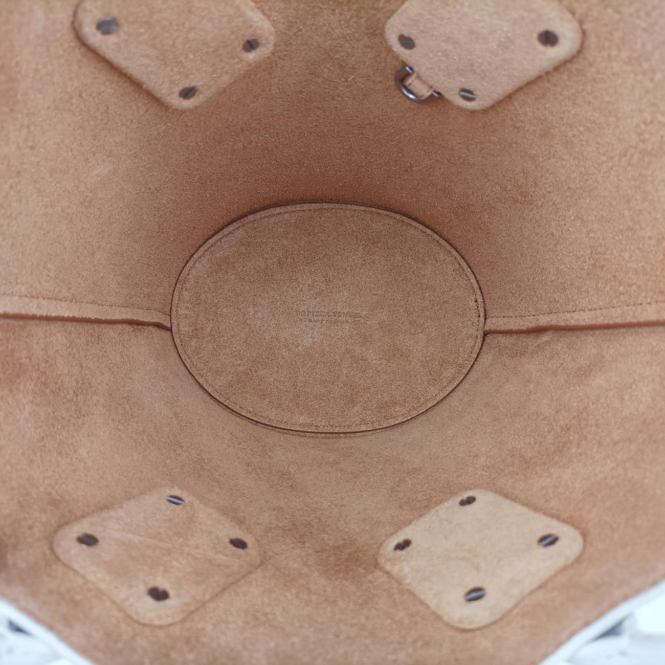 Small basketWhiteLeatherICチップスモール バスケットホワイトレザーICチップ