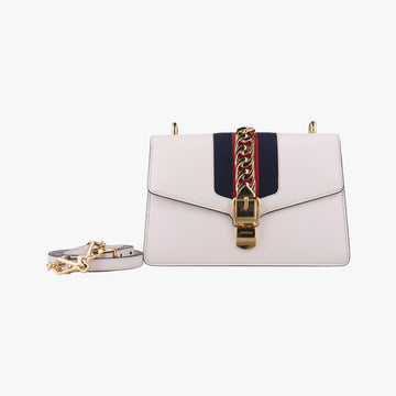SylvieIvory× navy × redLeather421882C026174328シルヴィアイボリー×ネイビー×レッドレザー421882C026174328