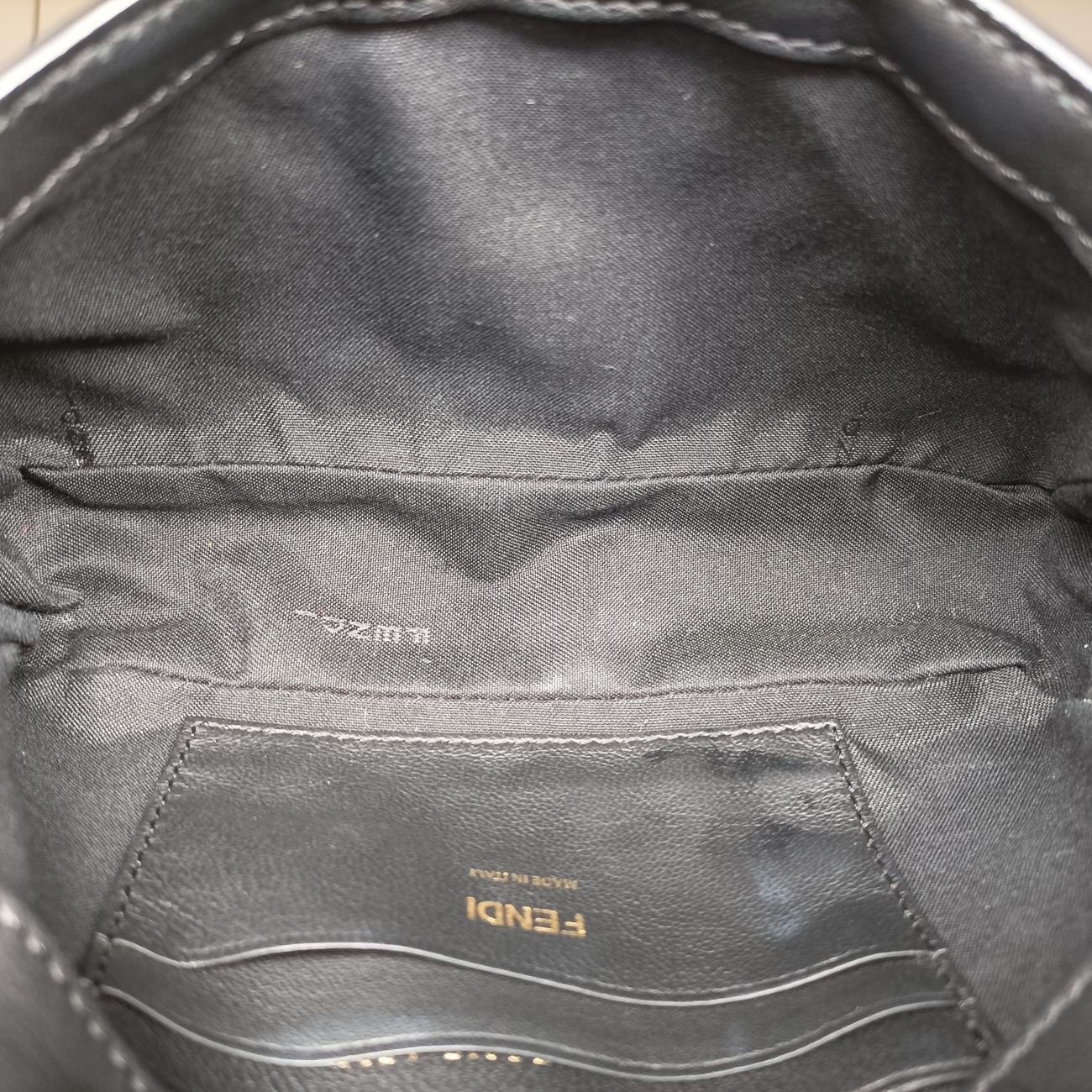 BAGUETTEBlackLeather8BS0178BS017.A72V.209.8321マンマバケットブラックレザー8BS0178BS017.A72V.209.8321