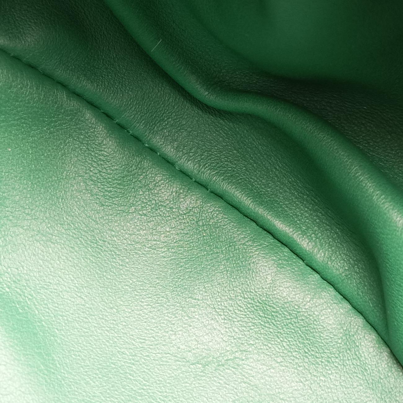 The Chain PouchGreenlambskinP01811498Xザ チェーン ポーチグリーンラムスキンP01811498X