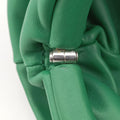 The Chain PouchGreenlambskinP01811498Xザ チェーン ポーチグリーンラムスキンP01811498X