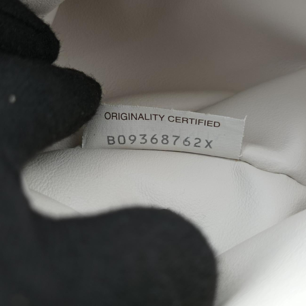 The TWISTWhitelambskinB09368762Xザ ツイストホワイトラムスキンB09368762X