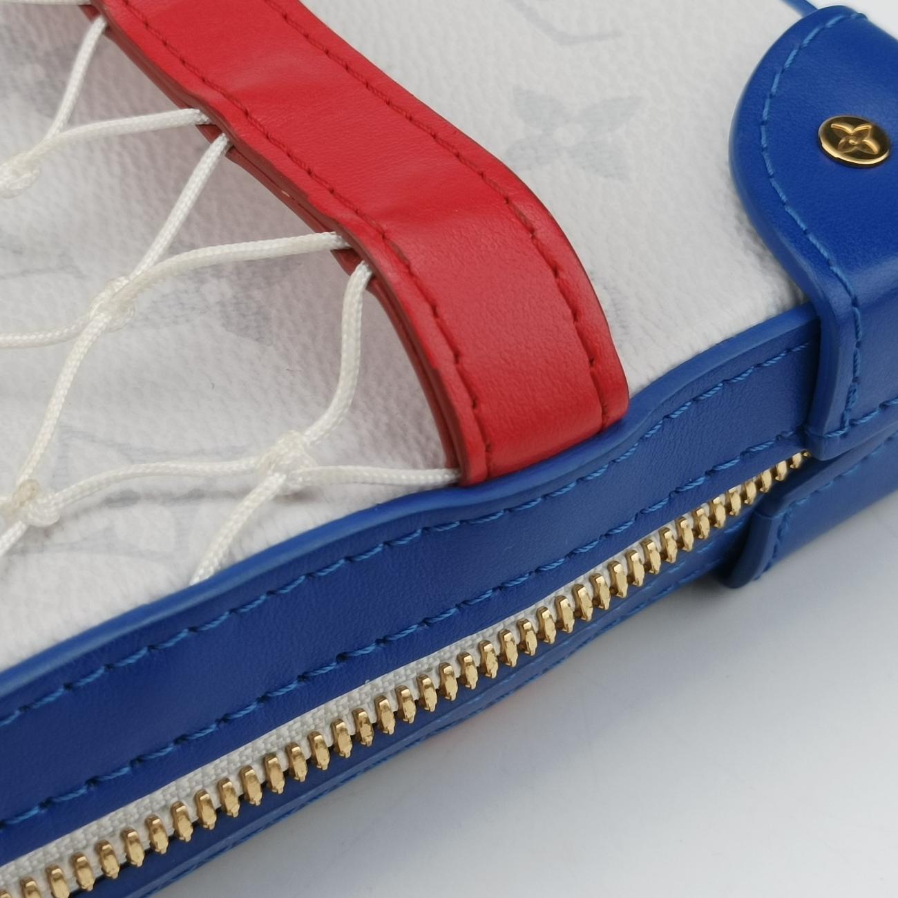 LV x NBA SOFT TRANK  PHONE BOXAntarctica x Red x WhiteMonogram Canvas×calf leatherM80101TJ4220LV x NBA ソフトトランク フォーンボックスアンタークティカ×レッド×ホワイトモノグラムキャンバス×カーフレザーM80101TJ4220