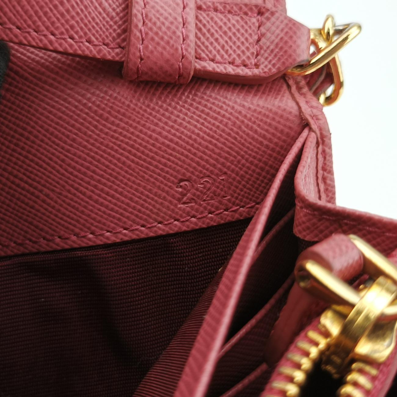 Metal Wallet on Chain Cornflower ClutchPinkSaffiano leather1MT290221メタル ウォレット オン チェーン コーンフラワー クラッチピンクサフィアーノレザー1MT290221