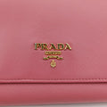 Metal Wallet on Chain Cornflower ClutchPinkSaffiano leather1MT290221メタル ウォレット オン チェーン コーンフラワー クラッチピンクサフィアーノレザー1MT290221