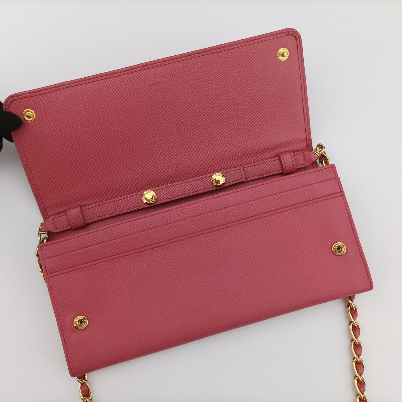 Metal Wallet on Chain Cornflower ClutchPinkSaffiano leather1MT290221メタル ウォレット オン チェーン コーンフラワー クラッチピンクサフィアーノレザー1MT290221