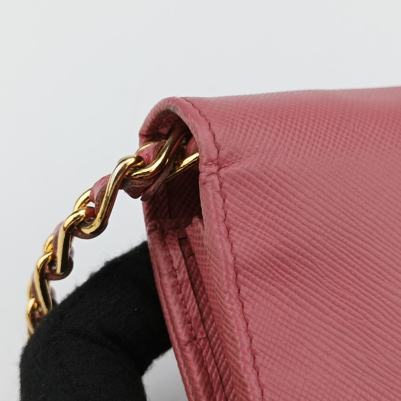 Metal Wallet on Chain Cornflower ClutchPinkSaffiano leather1MT290221メタル ウォレット オン チェーン コーンフラワー クラッチピンクサフィアーノレザー1MT290221
