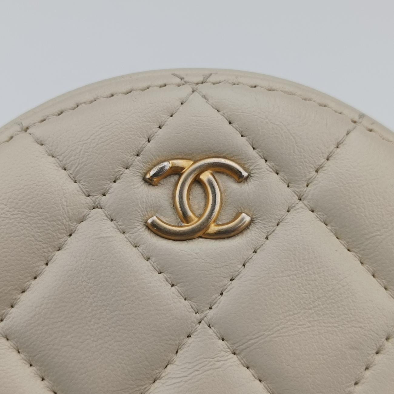 Matelasse RoundWhitelambskinAP144930989598マトラッセ ラウンドホワイトラムスキンAP144930989598