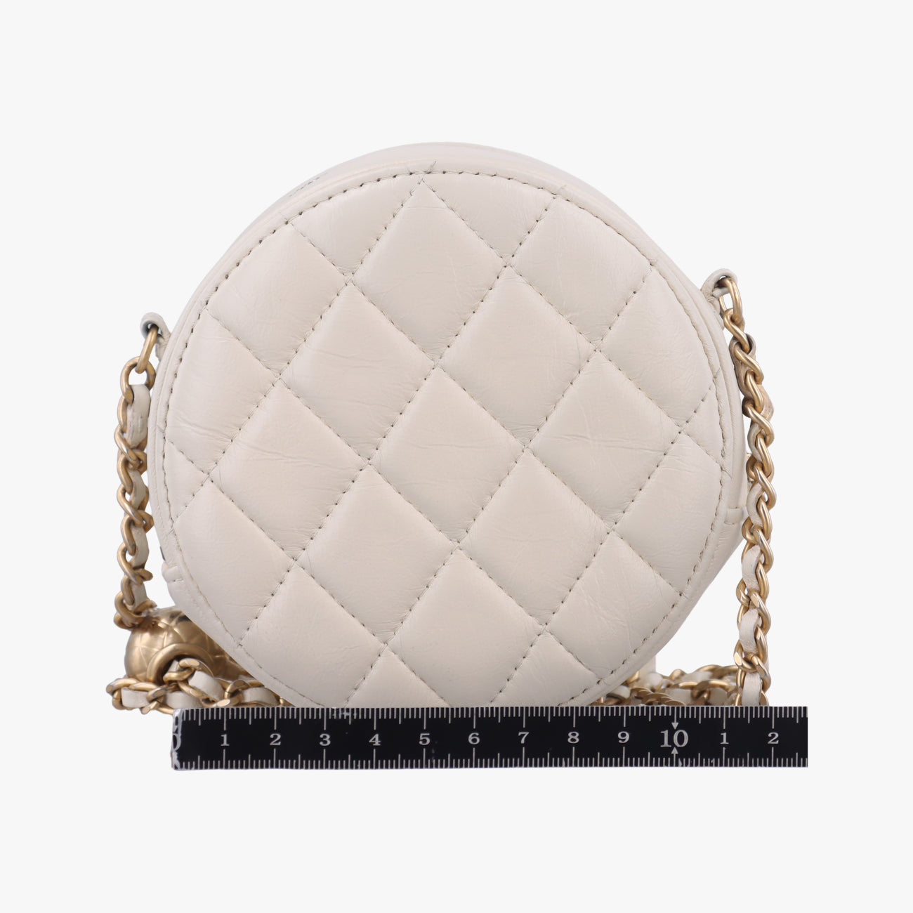 Matelasse RoundWhitelambskinAP144930989598マトラッセ ラウンドホワイトラムスキンAP144930989598