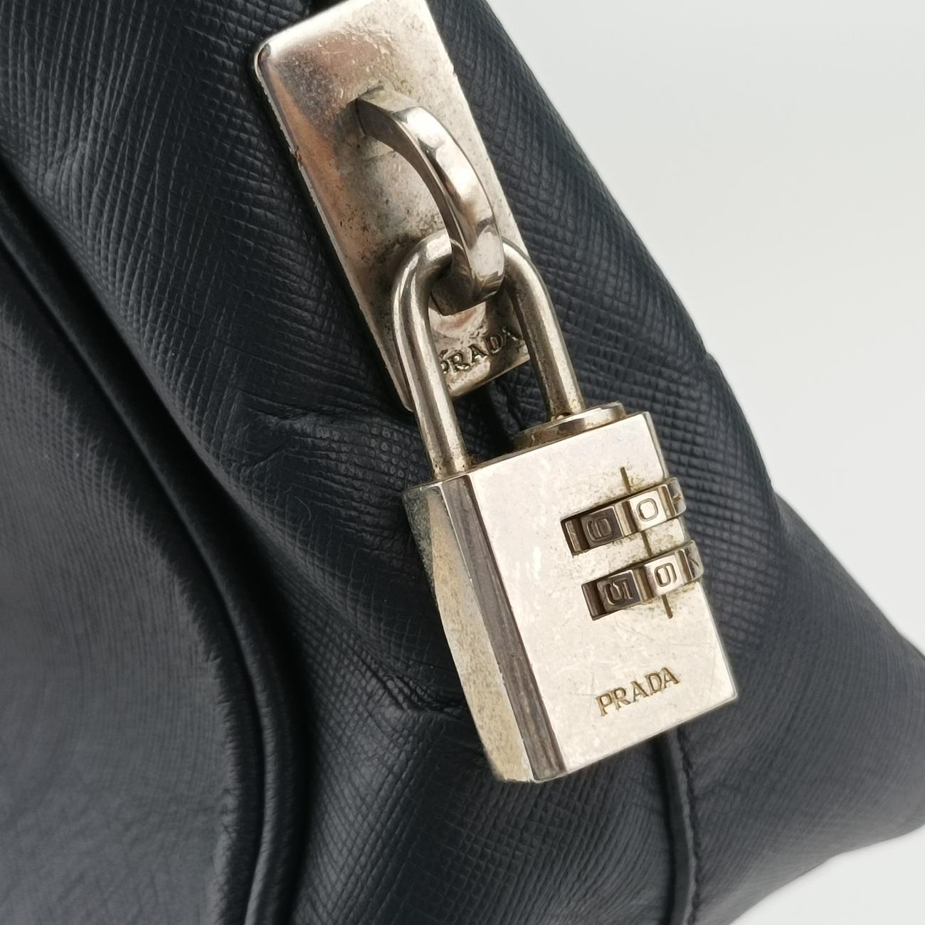 Classic Laptop briefcaseNavySAFFIANO LeatherVS030531/S 208ブリーフケース ビジネスネイビーサフィアーノレザーVS030531/S 208