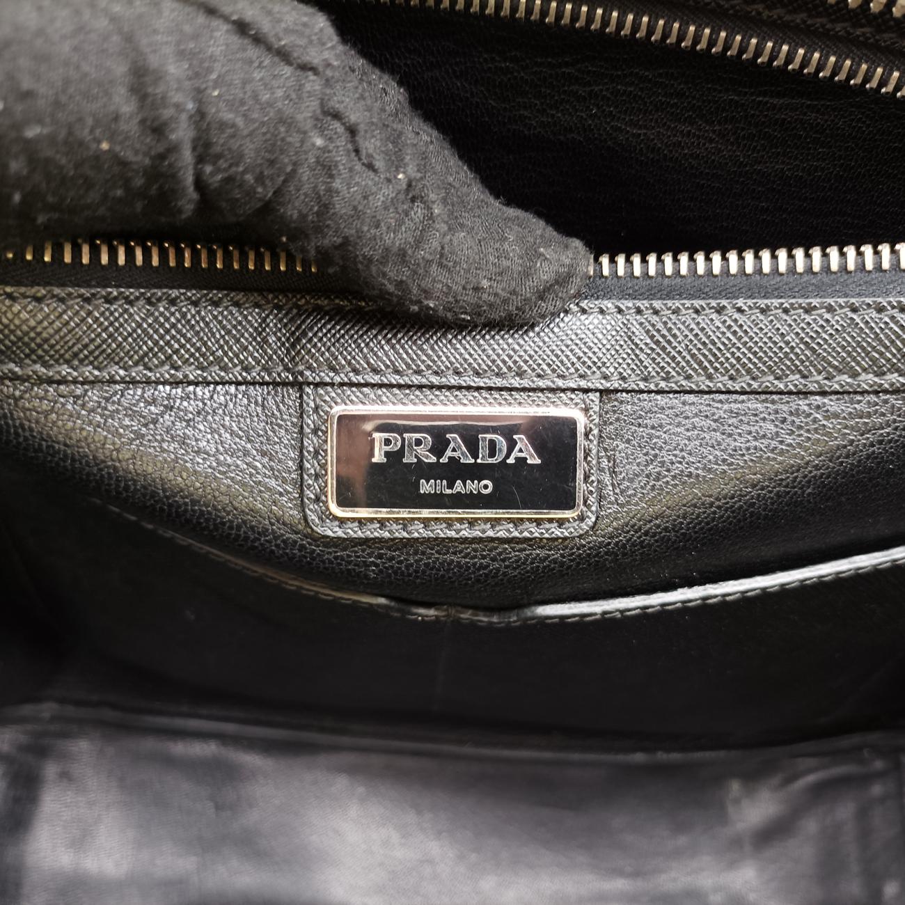 Bicolor BriefcaseMaroonxBlackSAFFIANO LeatherVS305M64バイカラーブリーフケースマルーン×ブラックサフィアーノレザーVS305M64