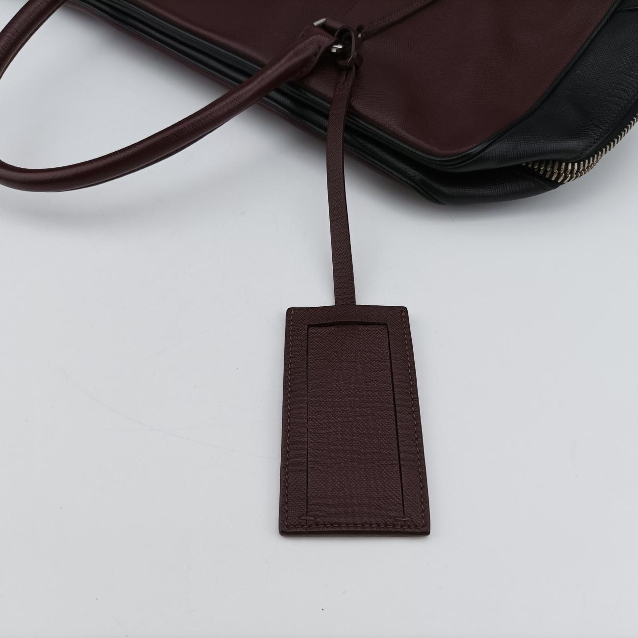 Bicolor BriefcaseMaroonxBlackSAFFIANO LeatherVS305M64バイカラーブリーフケースマルーン×ブラックサフィアーノレザーVS305M64