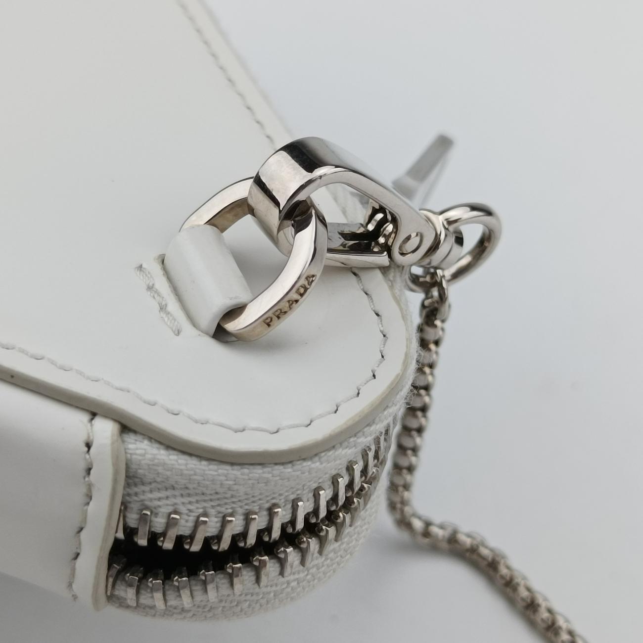 Triangle Chain PouchWhiteLeather230-Aトライアングル  チェーン ポーチホワイトレザー230-A