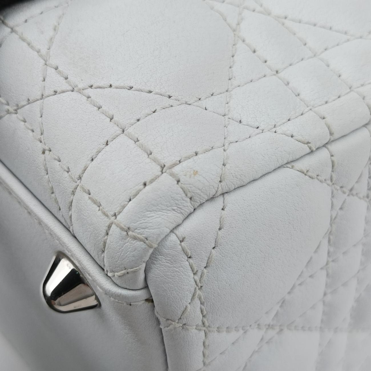 Lady DiorWhitelambskin16-BO-1101レディ ディオールホワイトラムスキン16-BO-1101