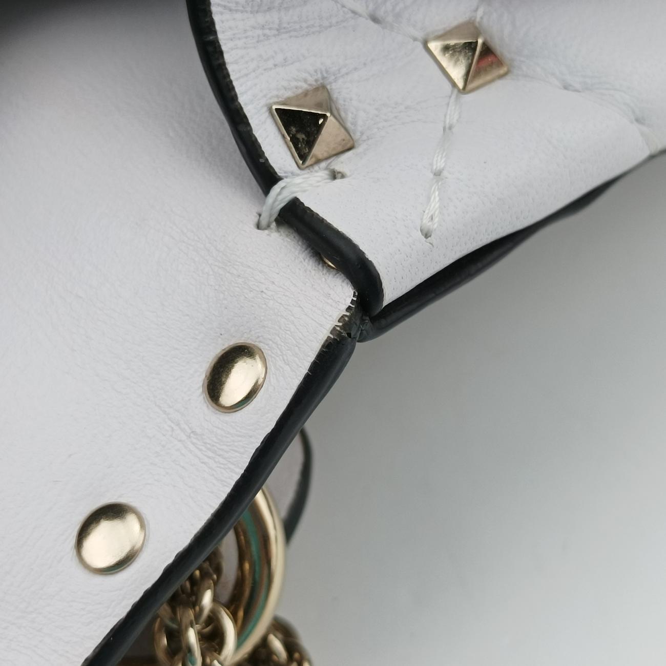 Rockstud SPIKE UPWhite x BlackleatherBL-Q122XQC2ロックスタッズスパイクホワイト×ブラックレザーBL-Q122XQC2