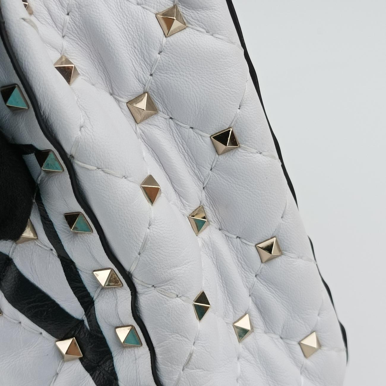 Rockstud SPIKE UPWhite x BlackleatherBL-Q122XQC2ロックスタッズスパイクホワイト×ブラックレザーBL-Q122XQC2