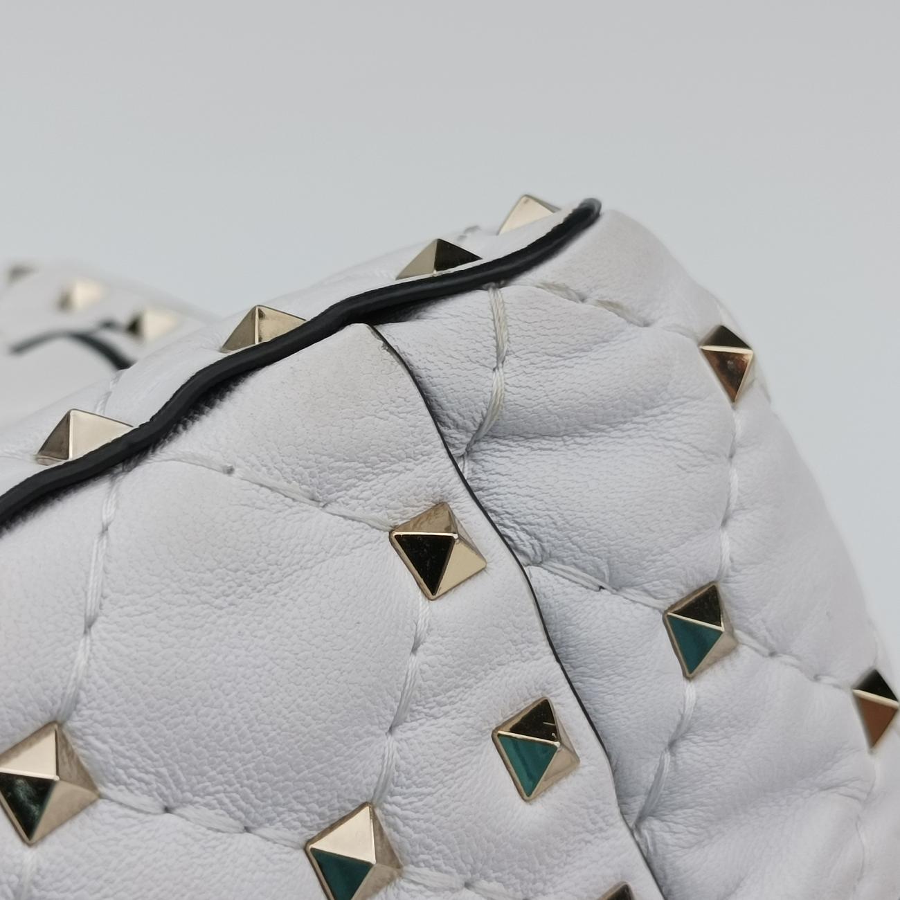 Rockstud SPIKE UPWhite x BlackleatherBL-Q122XQC2ロックスタッズスパイクホワイト×ブラックレザーBL-Q122XQC2