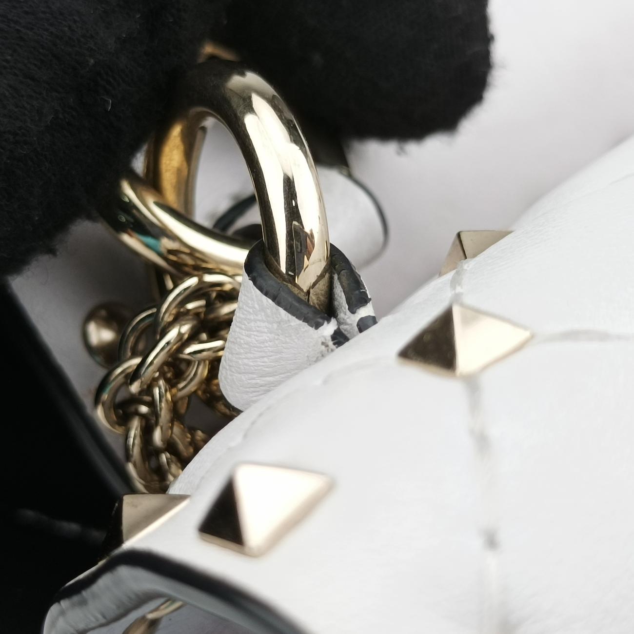 Rockstud SPIKE UPWhite x BlackleatherBL-Q122XQC2ロックスタッズスパイクホワイト×ブラックレザーBL-Q122XQC2
