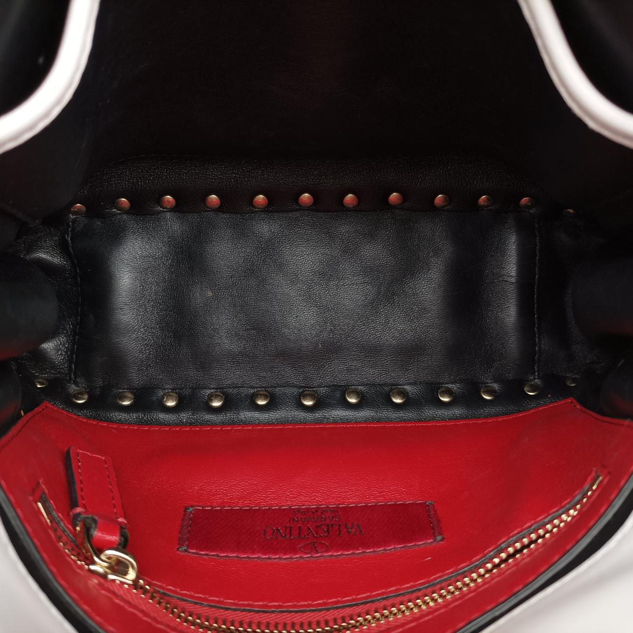 Rockstud SPIKE UPWhite x BlackleatherBL-Q122XQC2ロックスタッズスパイクホワイト×ブラックレザーBL-Q122XQC2