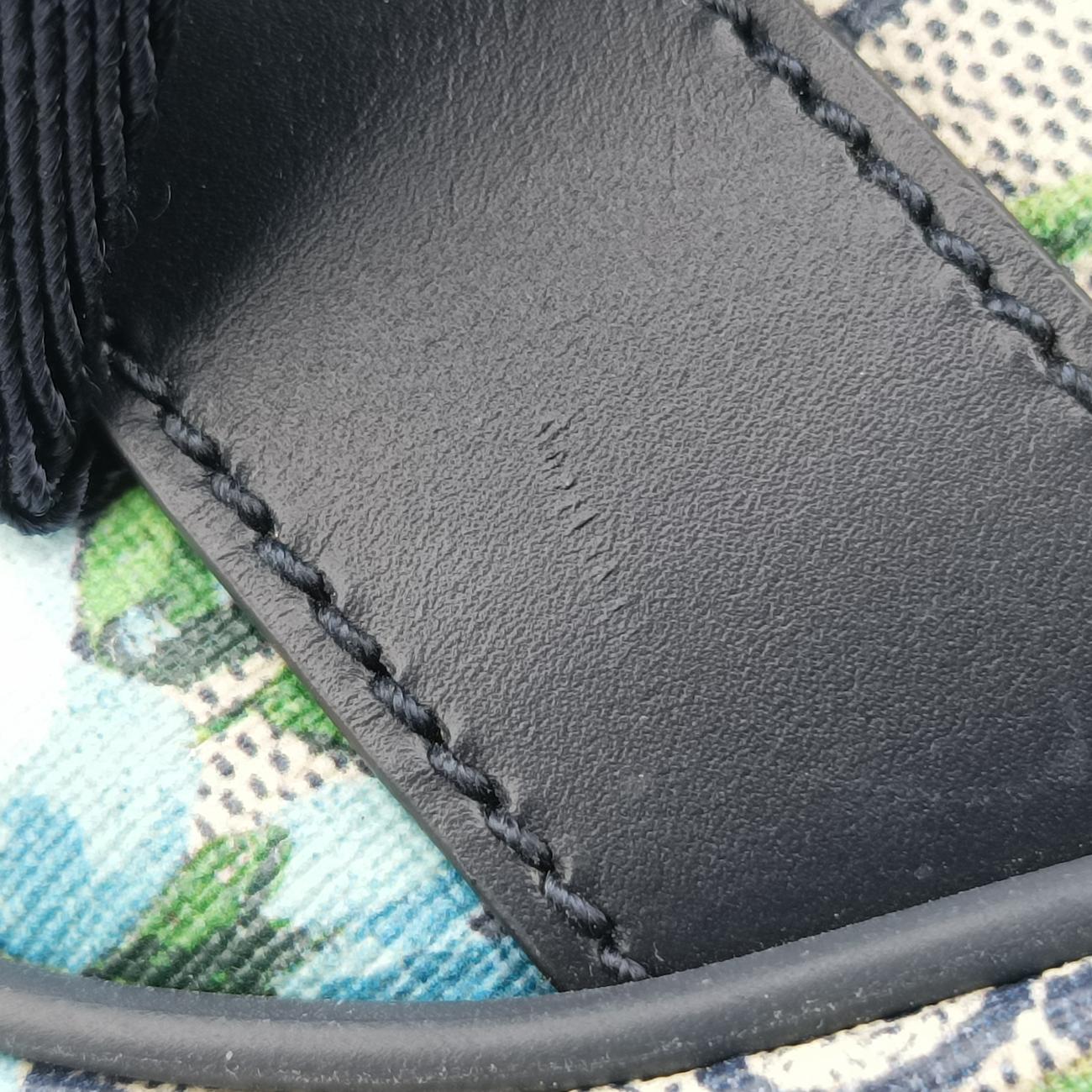 GG BloomsBeige x Navy x MulticolorPVC coated canvas546327G028482487GGブルームスベージュ×ネイビー×マルチカラーPVCコーティングキャンバス546327G028482487