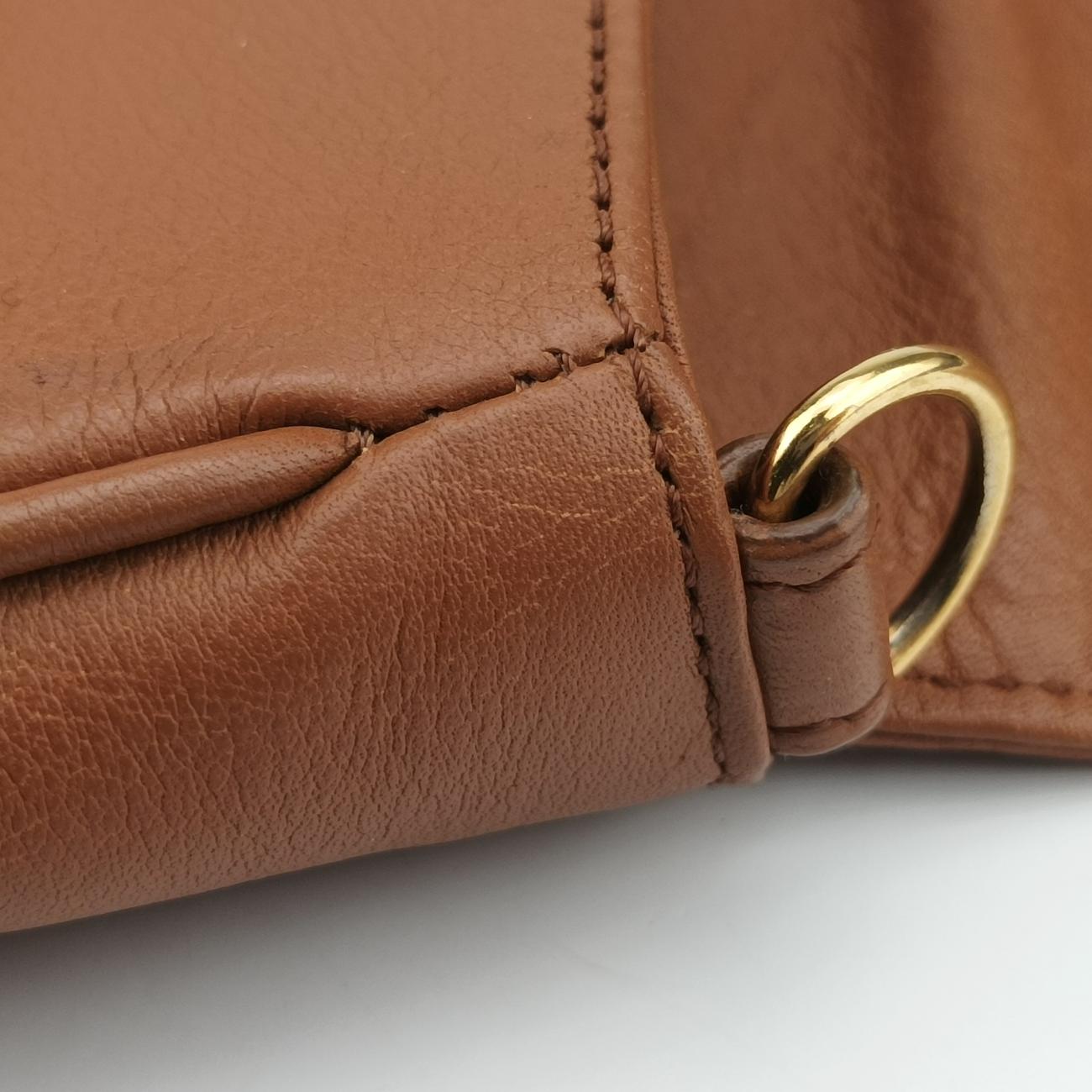 Fendista PochettebrownLeather8M02768M0276-ANG-128-2566フェンディスタ ポシェットブラウンレザー8M02768M0276-ANG-128-2566