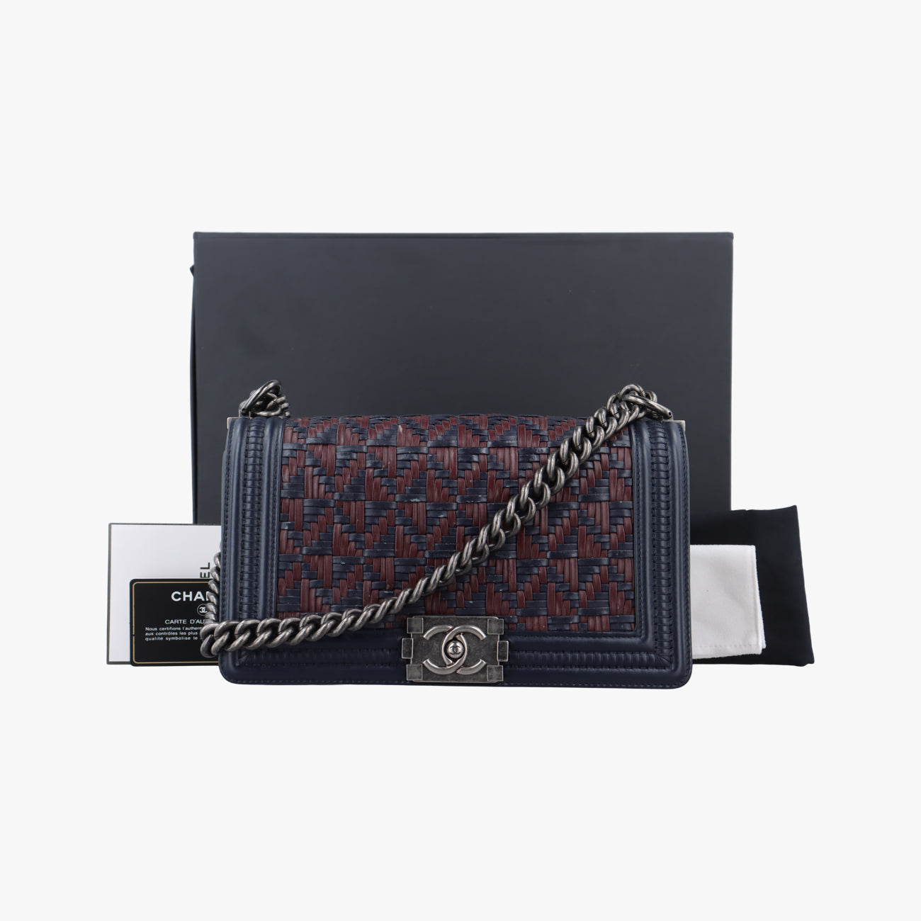 BOY CHANELNavy x Bordeaux x GunmetalLeatherA6708621537480ボーイシャネルネイビー×ボルドー×ガンメタリックレザーA6708621537480