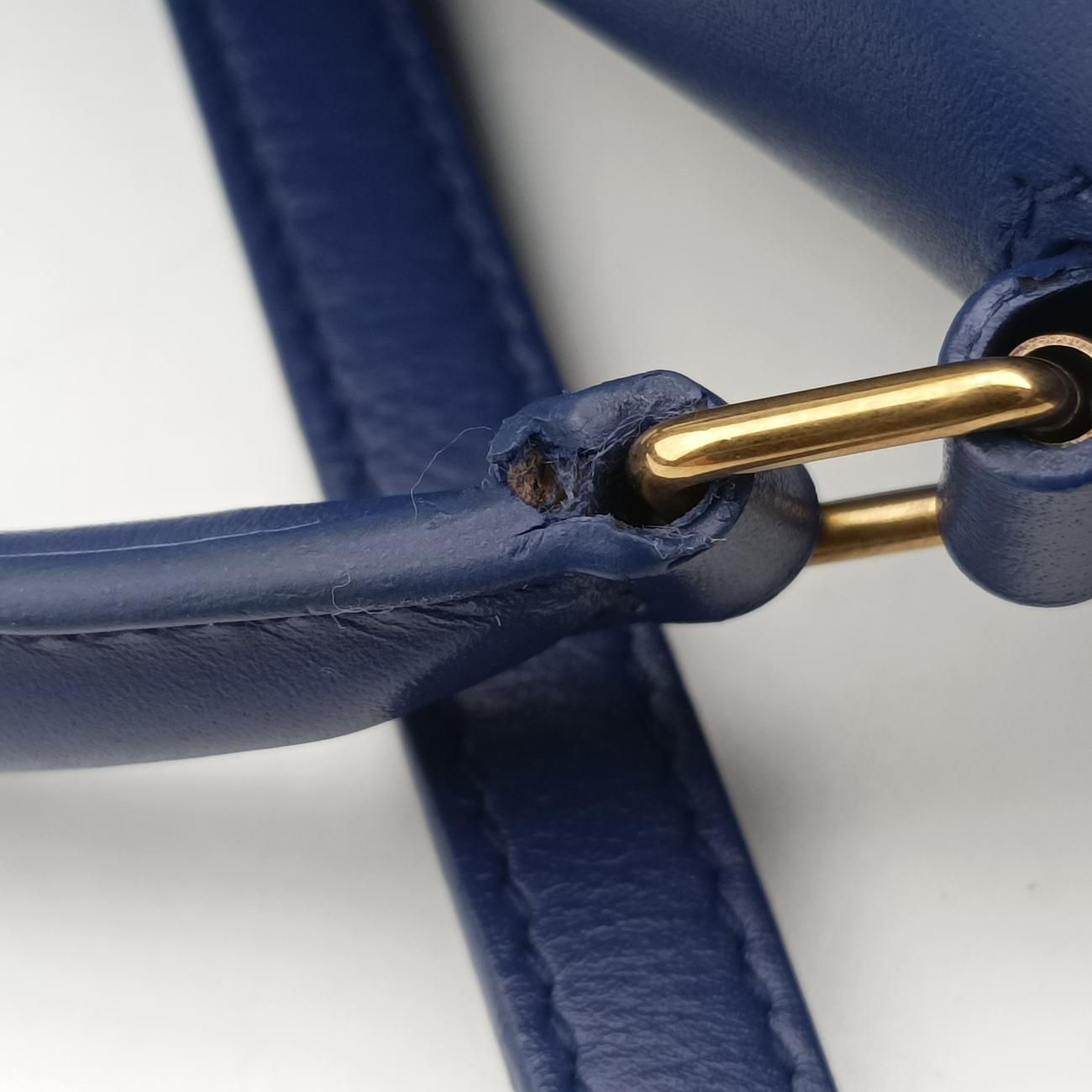 CASSANDRABlueLeather623930GAB623930.0720カサンドラブルーレザー623930GAB623930.0720