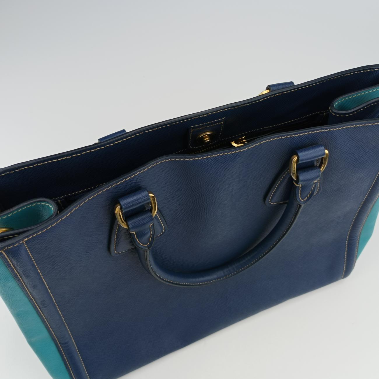 Bicolor ToteBlue×Light blueSAFFIANO Leather7/A 165バイカラーブルー×ライトブルーサフィアーノレザー7/A 165