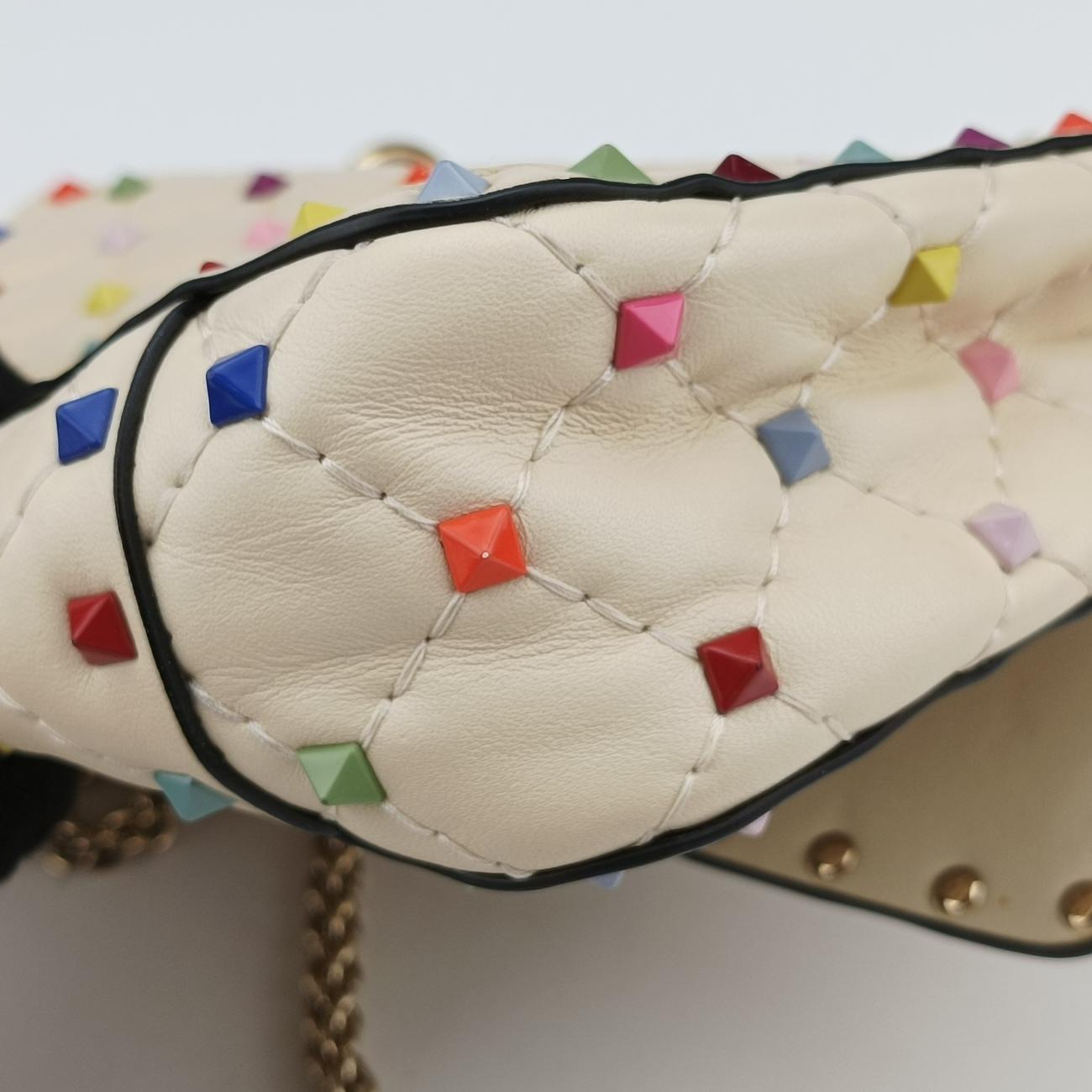 Rockstud　Beige x MulticolorLeatherBL-P123JMD0ロックスタッズベージュ x マルチカラーレザーBL-P123JMD0