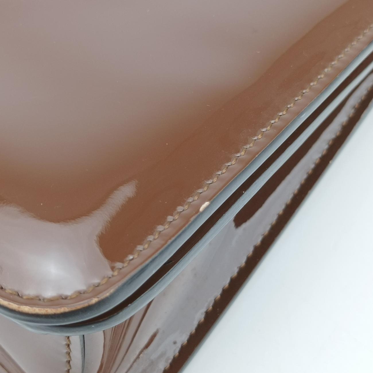 KarligraphyBrownPatent8BT3178BT317 A5AU 199.0189カーリグラフィブラウンパテント8BT3178BT317 A5AU 199.0189