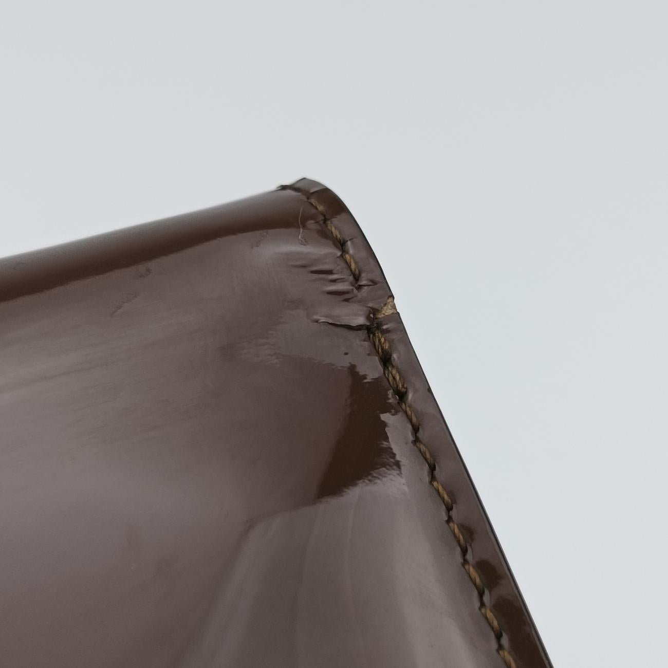 KarligraphyBrownPatent8BT3178BT317 A5AU 199.0189カーリグラフィブラウンパテント8BT3178BT317 A5AU 199.0189