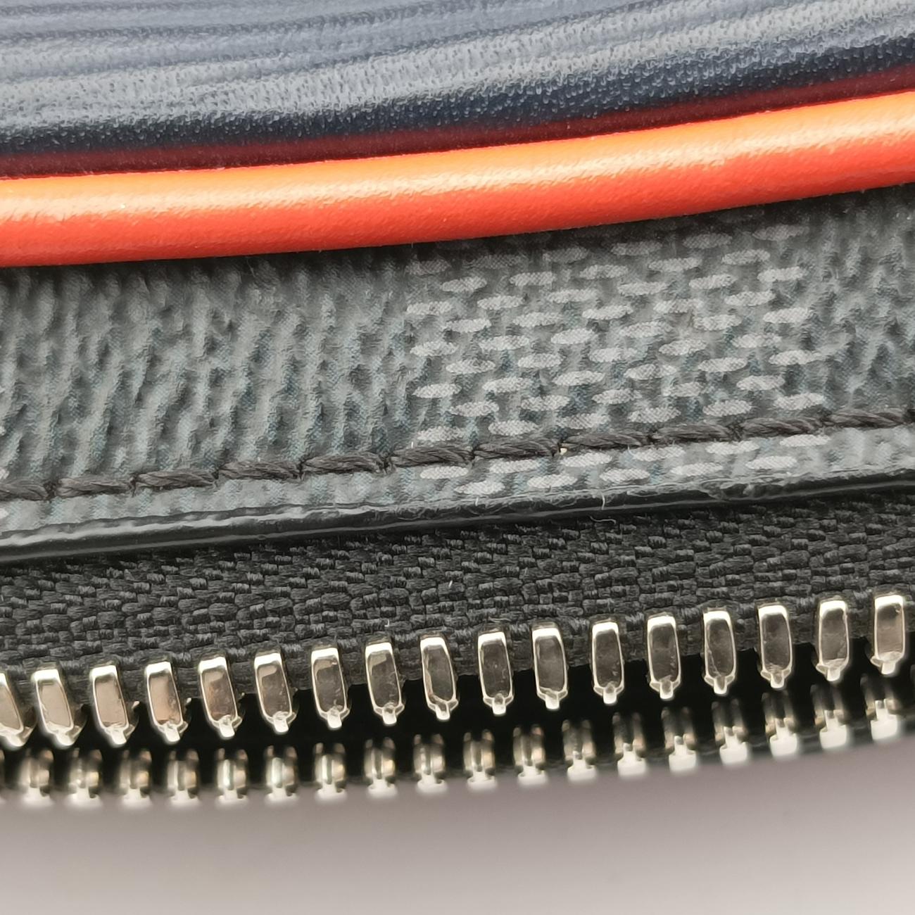 DANUBE SLIM PM NMNavy x Blue x NoirEpi×DAMIER GRAPHITEM51460FO3118 ICチップダヌーブスリムPM NMネイビー×ブルー×ノワールエピ×ダミエグラフィットM51460FO3118 ICチップ