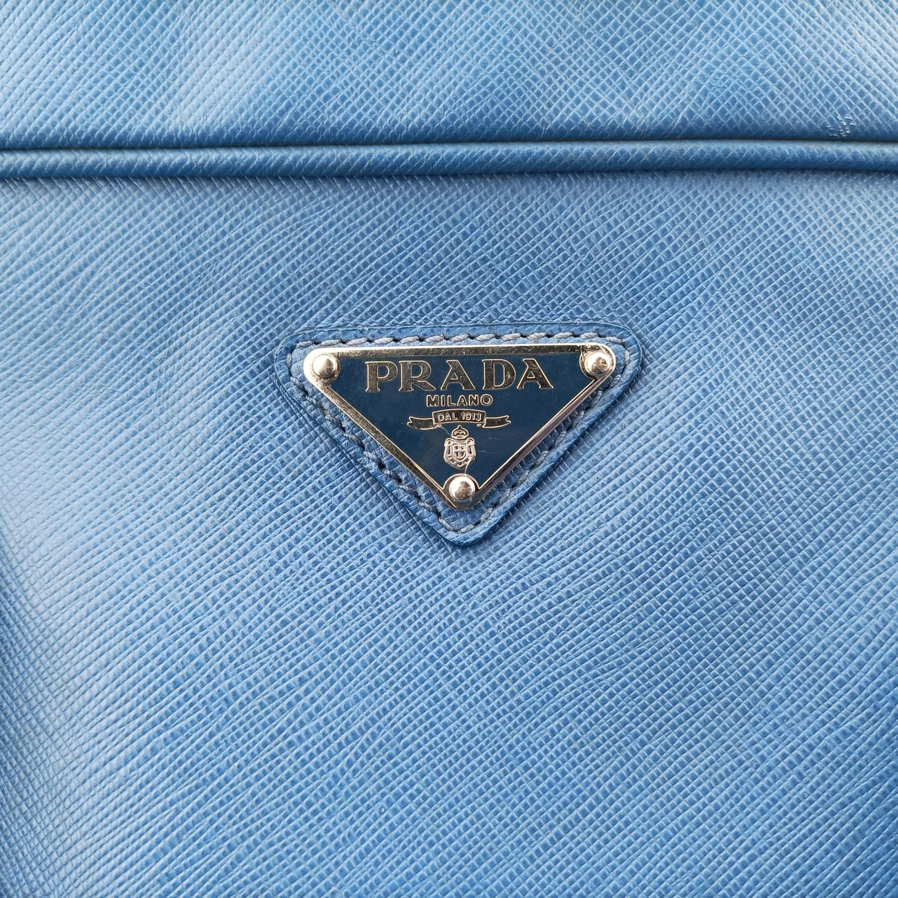 triangle logoBlueSAFFIANO LeatherVA07917 F三角ロゴブルーサフィアーノレザーVA07917 F