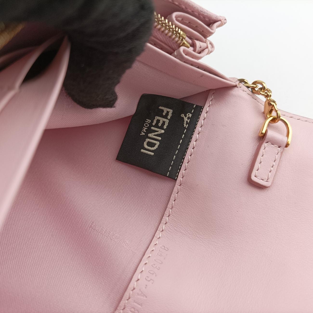 F is FendiPinkLeather8M03658M0365-A18B-198-3260F is Fendiピンクレザー8M03658M0365-A18B-198-3260