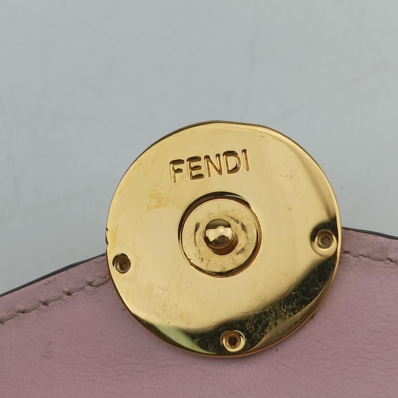 F is FendiPinkLeather8M03658M0365-A18B-198-3260F is Fendiピンクレザー8M03658M0365-A18B-198-3260