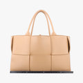 THE ARCO Tote MediumBeigelambskinB09291211Zミディアム ザ アルコ トートベージュラムスキンB09291211Z