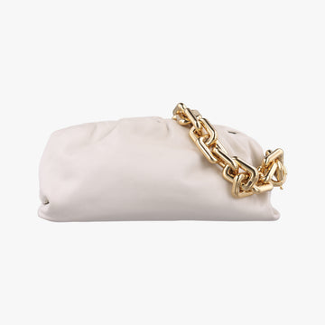 THE Chain PouchWhitelambskinB08931202Uザ チェーン ポーチホワイトラムスキンB08931202U