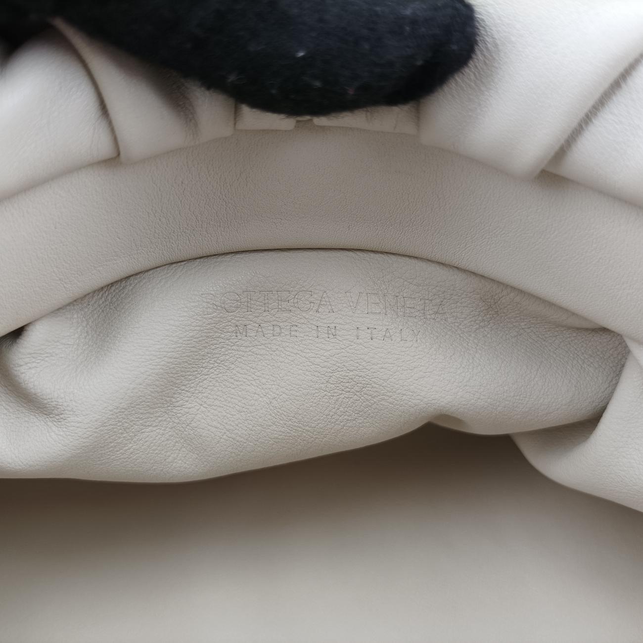 THE Chain PouchWhitelambskinB08931202Uザ チェーン ポーチホワイトラムスキンB08931202U