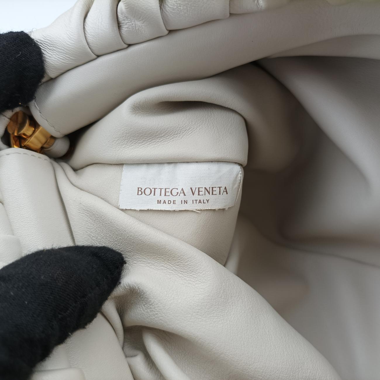 THE Chain PouchWhitelambskinB08931202Uザ チェーン ポーチホワイトラムスキンB08931202U