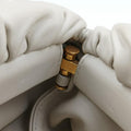 THE Chain PouchWhitelambskinB08931202Uザ チェーン ポーチホワイトラムスキンB08931202U
