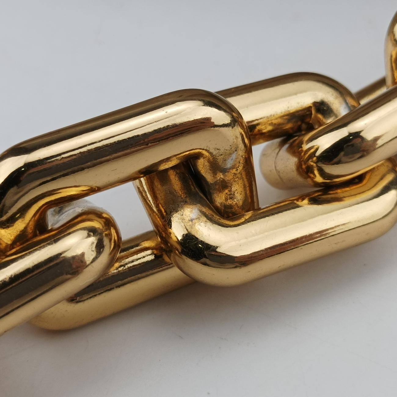 THE Chain PouchWhitelambskinB08931202Uザ チェーン ポーチホワイトラムスキンB08931202U
